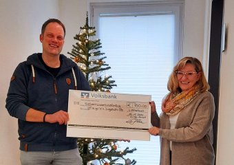 Presentation of donation check